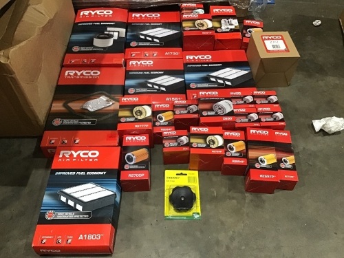 Box of various Ryco air/oil filters. Please refer to images of items.