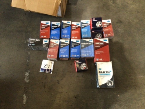 Box of brake pads. Please refer to images of items. 