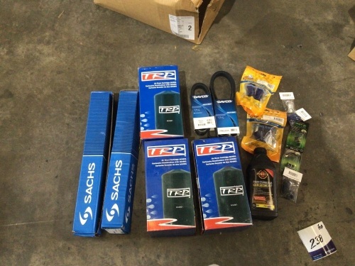 Box of car care products. Please refer to images of items. 