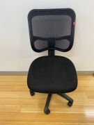 Quantity of 9x Office Chairs and 1 table, See Images For Details - 3