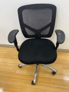 Quantity of 9x Office Chairs and 1 table, See Images For Details - 5