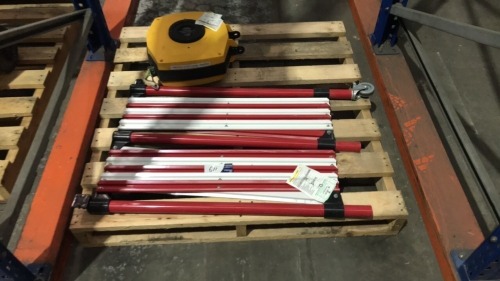 Expandable section of safety fence and 1 AK retractable barrier reel