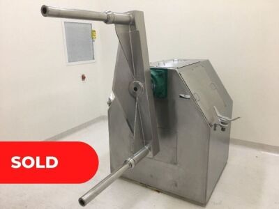**SOLD** Tanner Engineering Hydraulic Blender with 13x Mobile Stainless Steel intermediate bulk containers