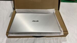 Asus Vivobook 17.3 Inch/FHD IPS Intel i7-1165G7/8GB/ 512GB SSD- Silver S712EA-AUD25W - 8