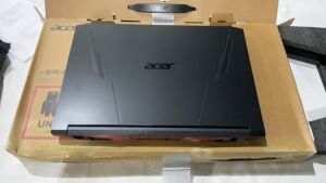 Acer Nitro 5 15.6-inch i7-11800H/8GB/512GB SSD/RTX3050 4GB Gaming Laptop NH QENSA 001 - 8