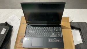 Acer Nitro 5 15.6-inch i7-11800H/8GB/512GB SSD/RTX3050 4GB Gaming Laptop NH QENSA 001 - 9