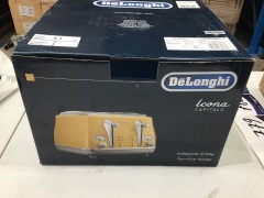 DeLonghi Icona Capitals 4 Slice Toaster Yellow CTOC4003Y - 2