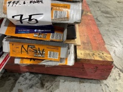 Quantity of Novocore Aust Premium Flooring, Size: 1218mm x 178mm x 6mm Product No: 30200600 05 Colour Code: Heartwood Oak CW060 Total approx SQM: 10.40 - 9
