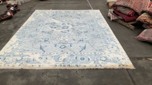 Wool and Silk Transitional Rug - Light Blue -3.11 x 2.48 m - 2
