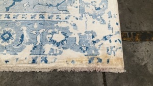 Wool and Silk Transitional Rug - Light Blue -3.11 x 2.48 m - 3