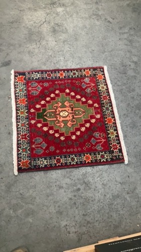 Collectible Qashquilie Rug - 0.67 x 0.66 m