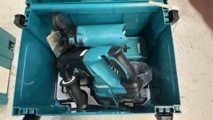 MAKITA 18V 24MM SDS Plus Rotary Hammer Skin Only DHR242ZJW (SKU..136063) - 9