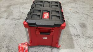 MILWAUKEE Packout XL Tool Box 48228429 (SKU..178377) - 6