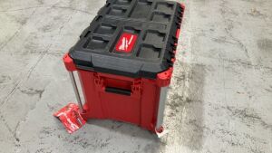 MILWAUKEE Packout XL Tool Box 48228429 (SKU..178377) - 6