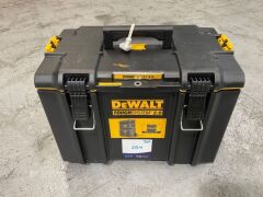 DEWALT 554 x 371 x 400mm TOUGHSYSTEM 2.0 Large Box Tool Case DWST83342-1 (SKU: ..148855) - 2