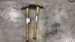 2x CYCLONE 900mm Timber Handle Mattock (SKU: ..32201) - 4