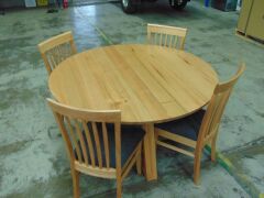 Round 4 Seater dining table - Dims 1350 x 1350 x 770H mm - Oak finish - 4