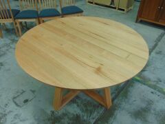 Round 4 Seater dining table - Dims 1350 x 1350 x 770H mm - Oak finish - 8