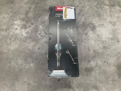 Miele Triflex HX1 Pro Stick Vacuum SMMLO 11423660 - Infinity Grey Pearl - 2
