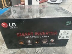 LG NeoChef 42L Smart Inverter Microwave Oven MS42960BS - 3