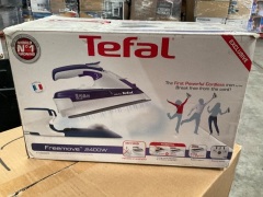 Tefal Freemove 2400 W Air Cordless Steam Iron FV9965 - 2