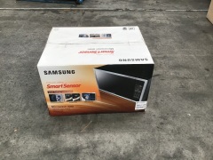 Samsung Smart Sensor Microwave Oven ME6144W - 4