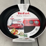 Tefal Easy Clean plus 30cm Frypan D5920716 - 2