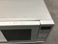 Panasonic Microwave Oven (Silver) NN-ST25JM - 3