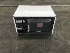 Panasonic Microwave Oven (White) NN-ST34HW - 4