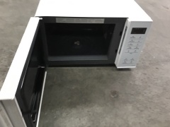 Panasonic Microwave Oven (White) NN-ST34HW - 6