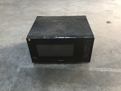 Panasonic Microwave Oven (Black) NN-ST75LB - 2