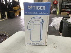 Tiger Automatic Vacuum Jug 3.0L Pure Flower PNM-B300 - 4