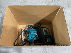 Makita Plunge Router & Battery Charger - 10