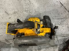 Dewalt 54v XR Flexvolt Brushless 184mm Circular Saw and Accessories - 4