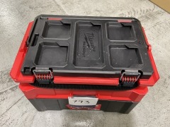 Milwaukee 18V Fuel Packout Brushless 9.4L Wet/Dry Vacuum M18FPOVCL - 2