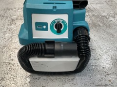 Makita DVC750L 18V Li-Ion Cordless Brushless Wet/Dry Dust Extractor - 7