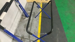 2 x 150kg Foldable Panel Stands - 4