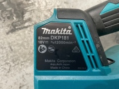 Box of non functioning Makita Tools - 18