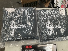 AC/DC Quilt Cover Set - Queen - Plus 2 Cushions - 7