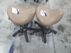 x2 Bambach Saddle Seats - 4