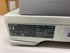 Mettler Toledo XS6002S Scale - 3