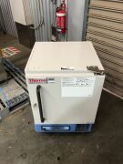 Thermo Fisher ULT430W Laboratory Freezer - 2