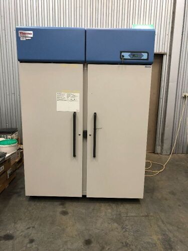 Thermo Fisher ULT5030W Laboratory Freezer