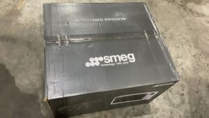 Smeg 34L 1000W Microwave SA34MX - 5