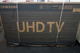 Samsung Series 7 75"4K UHD TV RU7100 - 3