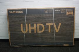 Samsung 65" Series 7 UHD Smart TV UA65RU7100WXXY - 3
