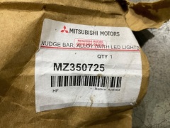 Mitsubishi Outlander Alloy Nudge Bar with LED Light MZ350725 - 9