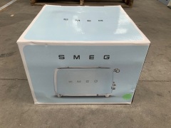 Smeg 50's Retro Style 4 Slot Wide Toaster - Pastel Green TSF03PGAU - 3