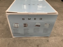 Smeg 50's Retro Style 4 Slot Wide Toaster - Pastel Green TSF03PGAU - 3