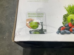 Breville the Big Squeeze Juicer BJS700SIL - 7